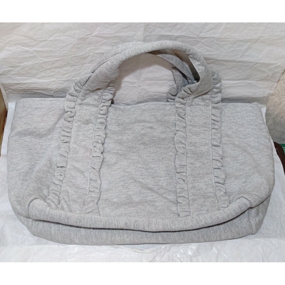 PEACH JOHN(ピーチジョン)のPJ ピーチジョン スエットフリルショルダートートバッグ Lサイズ ライトグレー レディースのバッグ(ショルダーバッグ)の商品写真