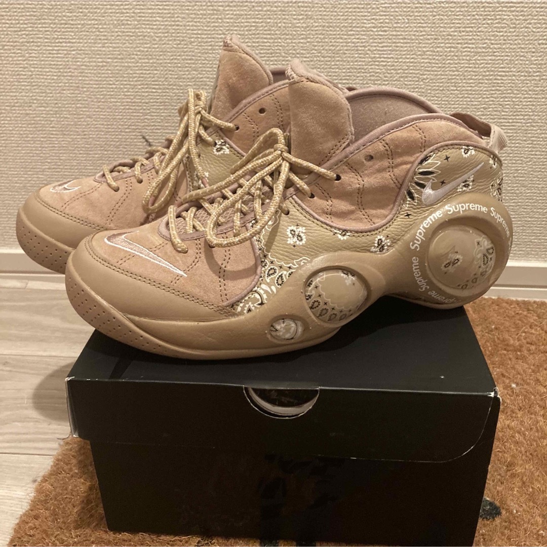 Supreme(シュプリーム)の箱付属品ありSupreme Nike air zoom flight 95 メンズの靴/シューズ(スニーカー)の商品写真