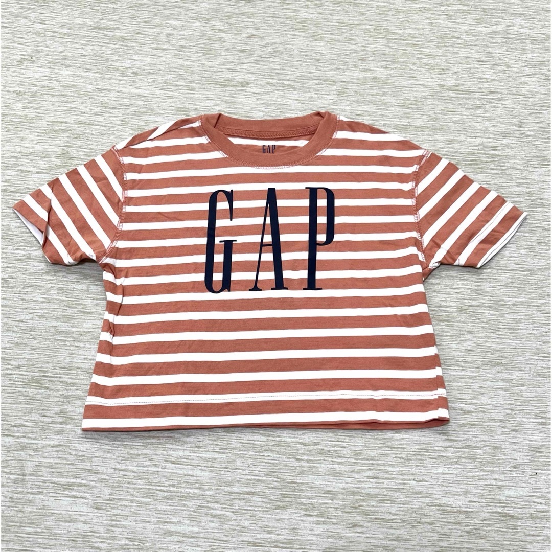 GAP(ギャップ)のGAP 未使用Tシャツ(110㎝/XS) キッズ/ベビー/マタニティのキッズ服男の子用(90cm~)(Tシャツ/カットソー)の商品写真