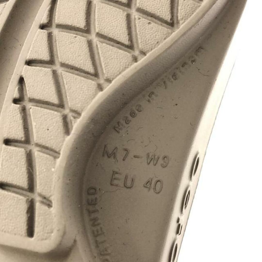 OOFOS(ウーフォス)の【新品】  OOFOS / ウーフォス | OOahh ウーアー リカバリー スライドサンダル | M7 / W9 | グレー | メンズ メンズの靴/シューズ(サンダル)の商品写真