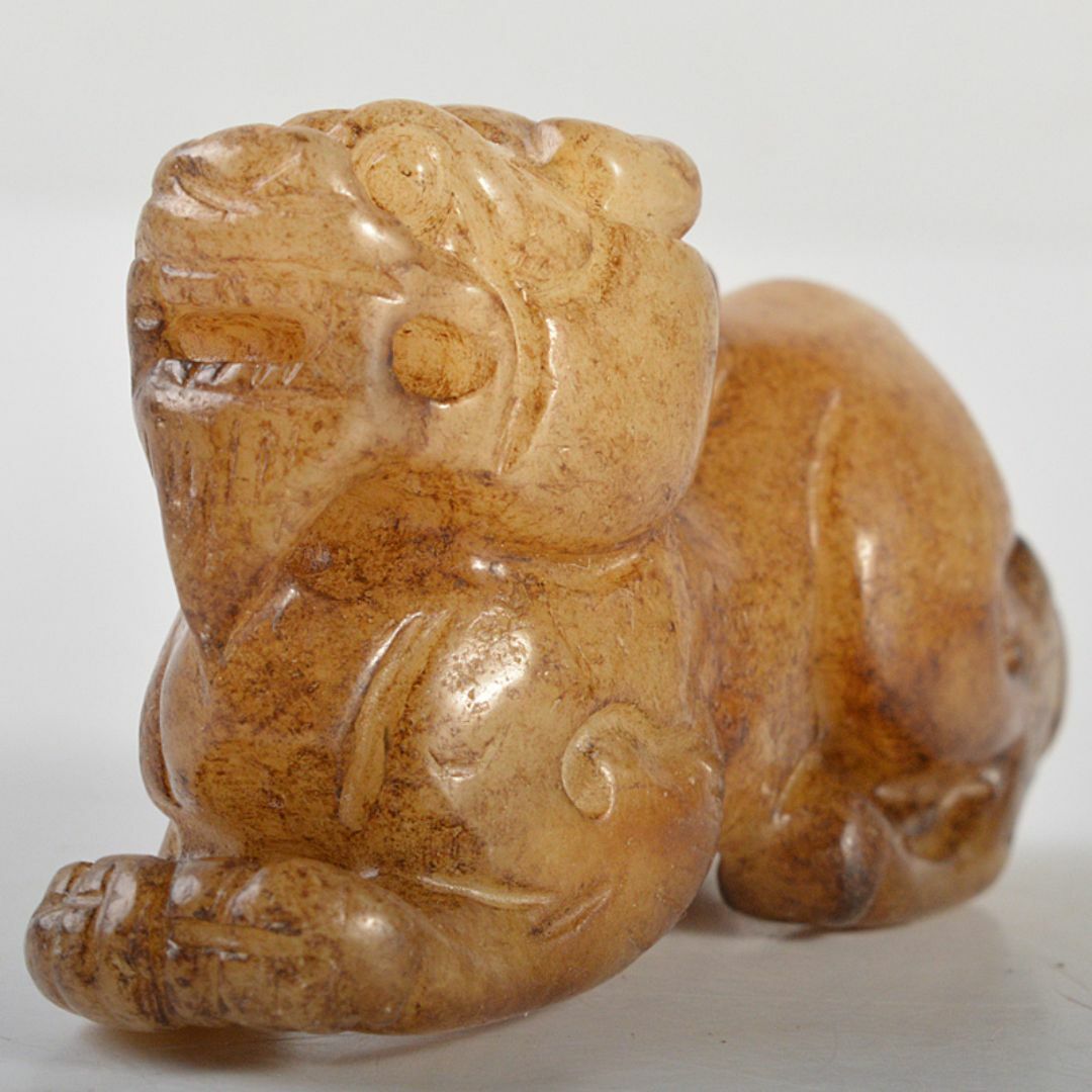 中国 玉石彫刻 獅子 神獣 根付 紙鎮 置物 C R7142E 中国 玉石彫刻 獅子 神獣 根付 紙鎮 置物 C R7142E