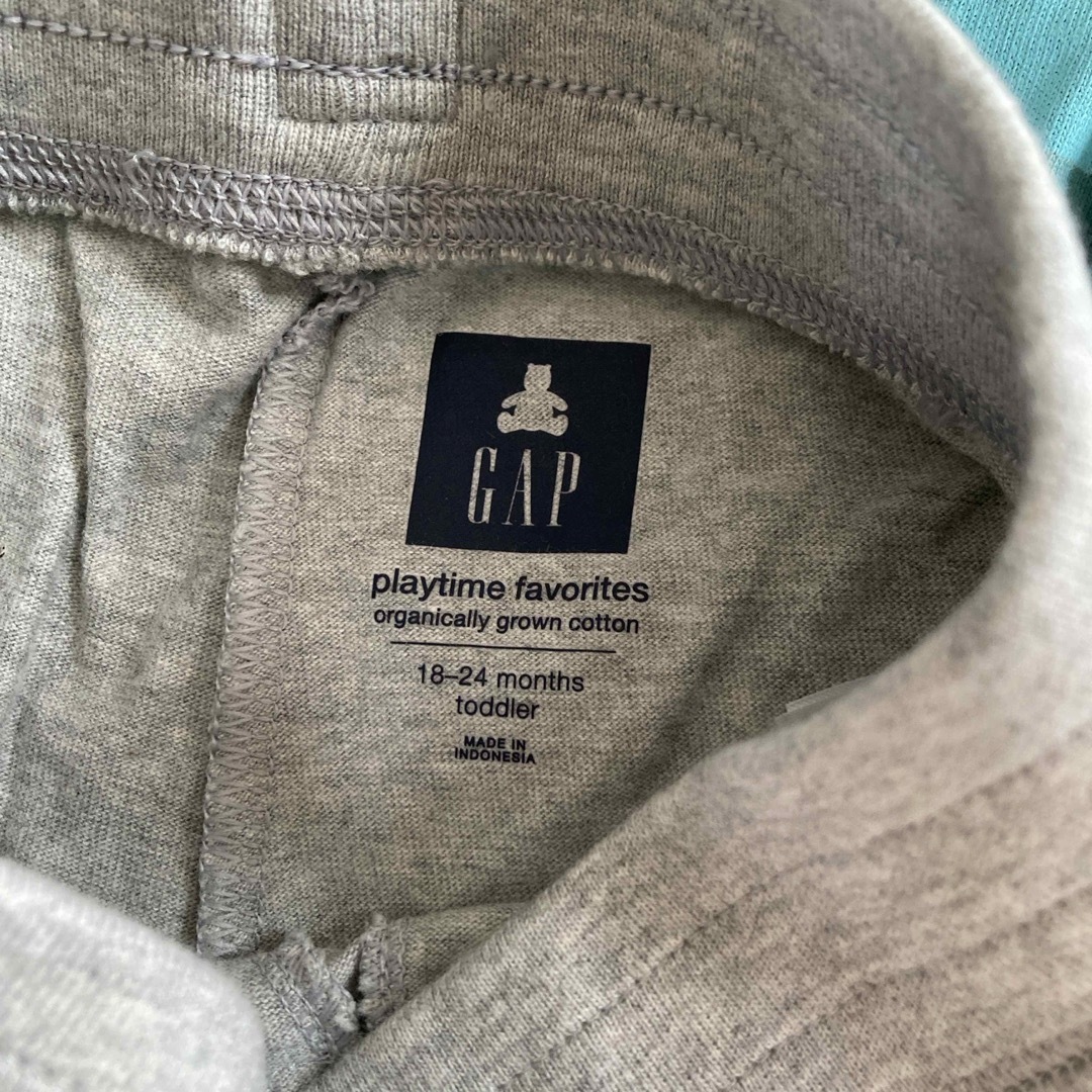 babyGAP(ベビーギャップ)の【タグ付き新品未使用】babyGAP ハーフパンツ3枚セット キッズ/ベビー/マタニティのキッズ服男の子用(90cm~)(パンツ/スパッツ)の商品写真