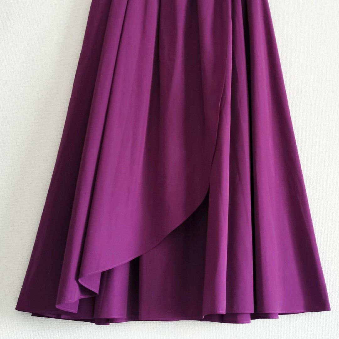 ADORE(アドーア)の新品タグ付き ADORE ソフトメモリースカート フレアスカート パープル 38 レディースのスカート(ロングスカート)の商品写真
