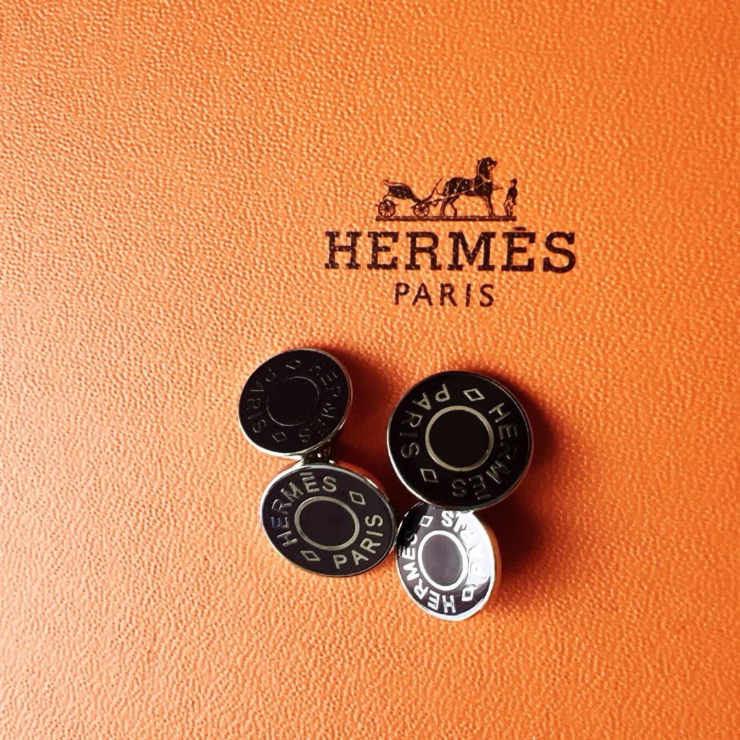 Hermes(エルメス)の美品　HERMESエルメス　カフス　レース　セリエ　コットン　シャツ　ジャケット レディースのトップス(シャツ/ブラウス(長袖/七分))の商品写真