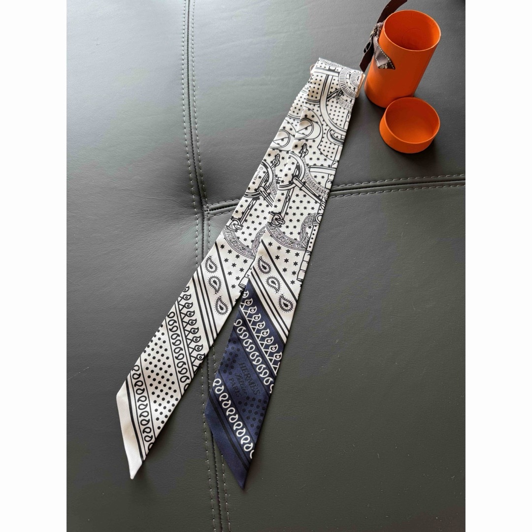 Hermes(エルメス)の新品　エルメス　スカーフ　ツイリー レディースのファッション小物(バンダナ/スカーフ)の商品写真