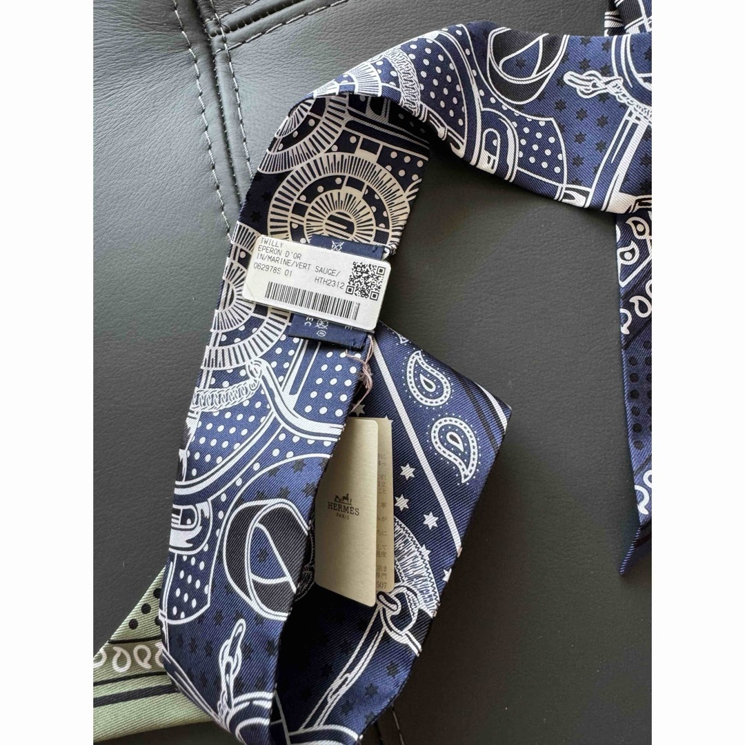 Hermes(エルメス)の新品　エルメス　スカーフ　ツイリー レディースのファッション小物(バンダナ/スカーフ)の商品写真