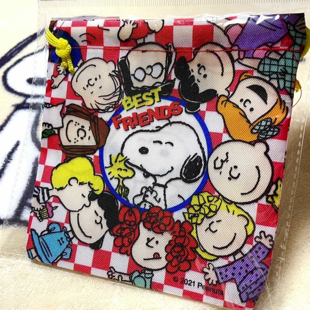 PEANUTS(ピーナッツ)の新品未使用【SNOOPY】巾着ポーチ スヌーピー＆PEANUTSフレンズ 207 レディースのファッション小物(ポーチ)の商品写真