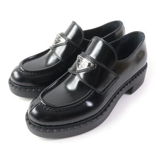 プラダ(PRADA)の極美品★PRADA プラダ 1D246M プラダ チョコレート ブラッシュドレザー ローファー トライアングルロゴ付 ブラック 35.5 箱・保存袋付き イタリア製 レディース 定価163,900円(ローファー/革靴)