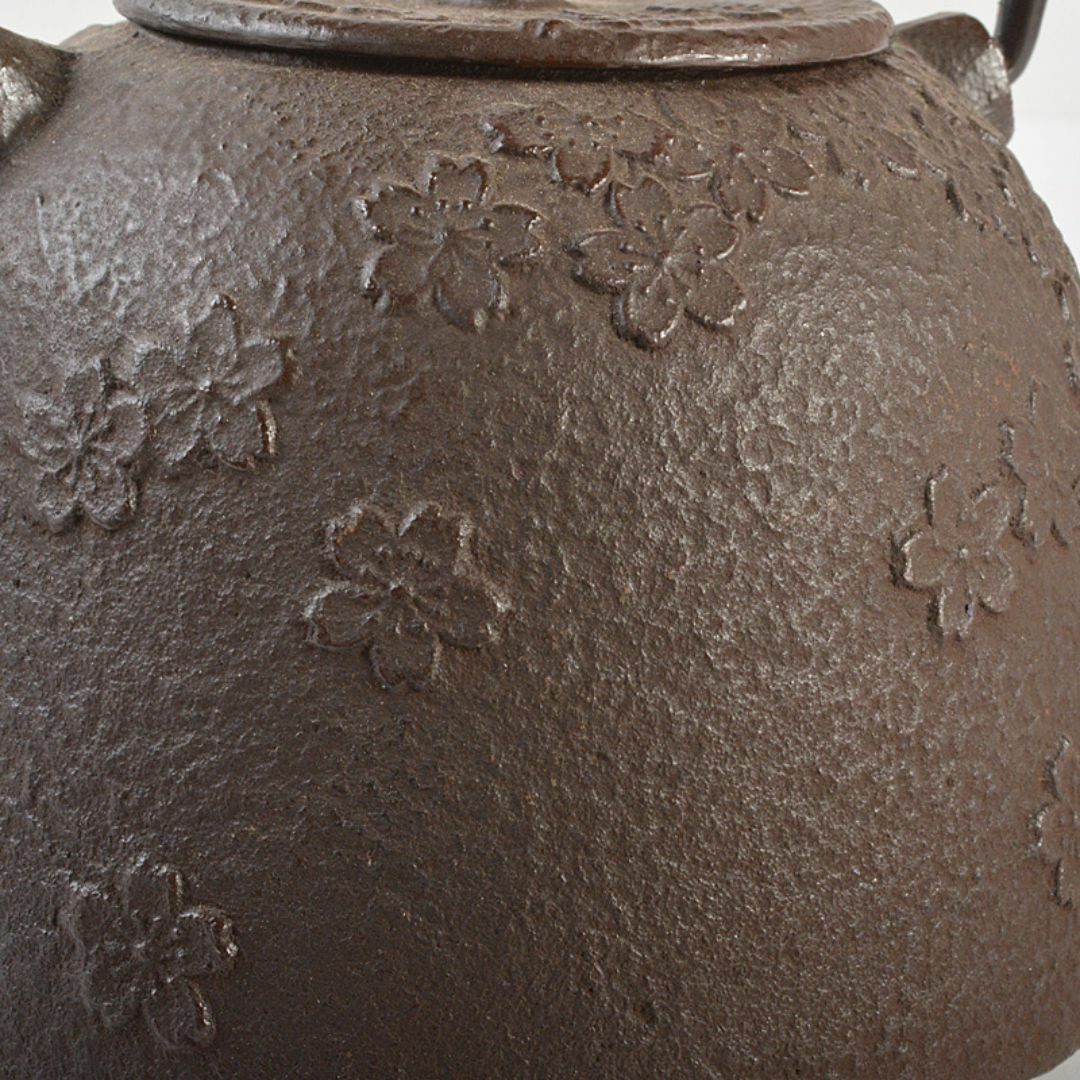 煎茶道具 南部鉄器 桜文 鉄瓶 鉄壷 D R7155 金属工芸 煎茶道具 南部鉄器 桜文 鉄瓶 鉄壷 D R7155 金属工芸