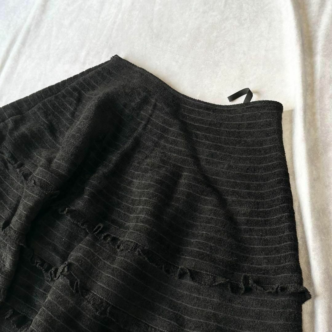 FOXEY(フォクシー)のフォクシー　フリルティアード　パイル地　スカート　ボーダー　フレア　黒　40 レディースのスカート(ひざ丈スカート)の商品写真