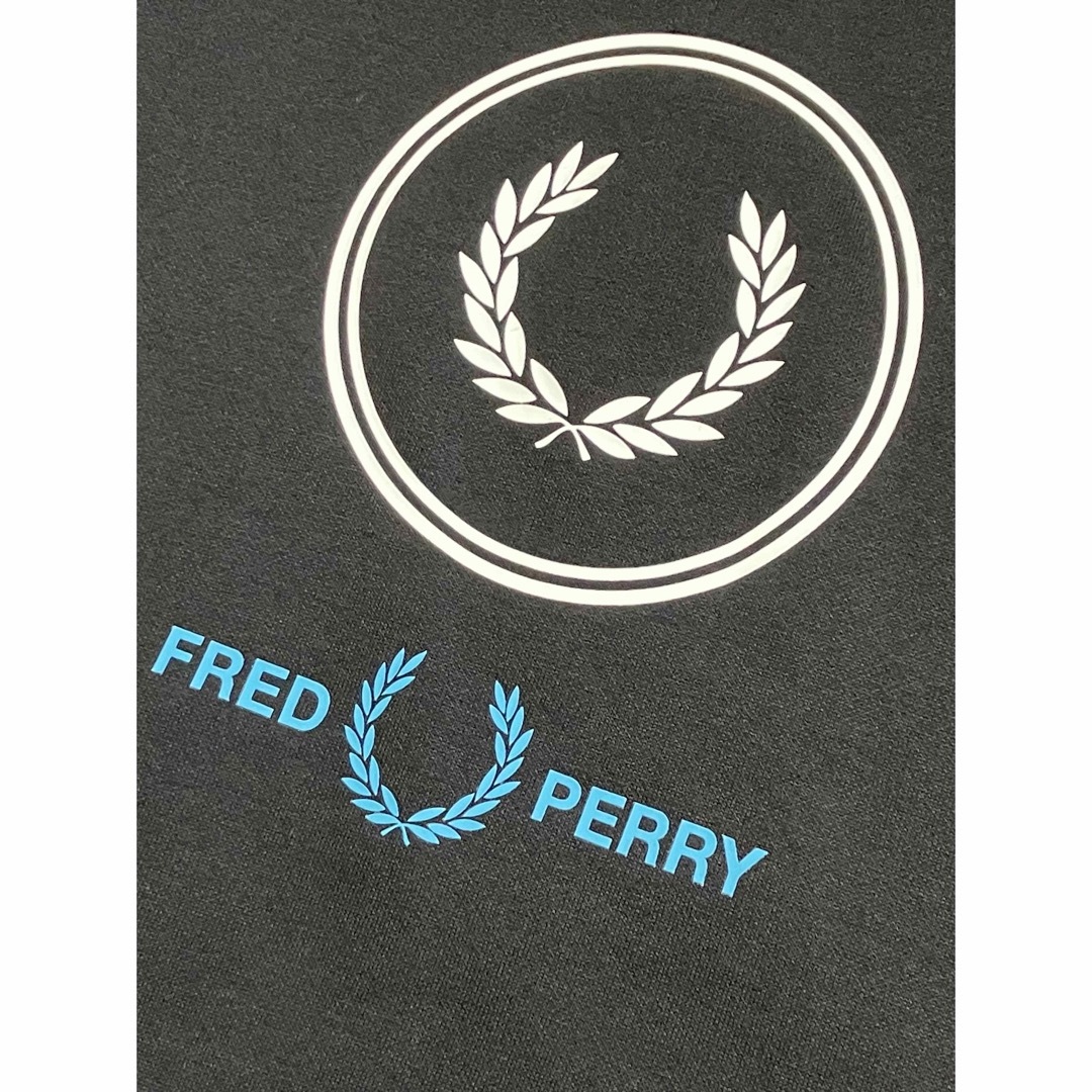 FRED PERRY(フレッドペリー)の【美品】フレッドペリー Graphic Branding  スウェット  M メンズのトップス(パーカー)の商品写真