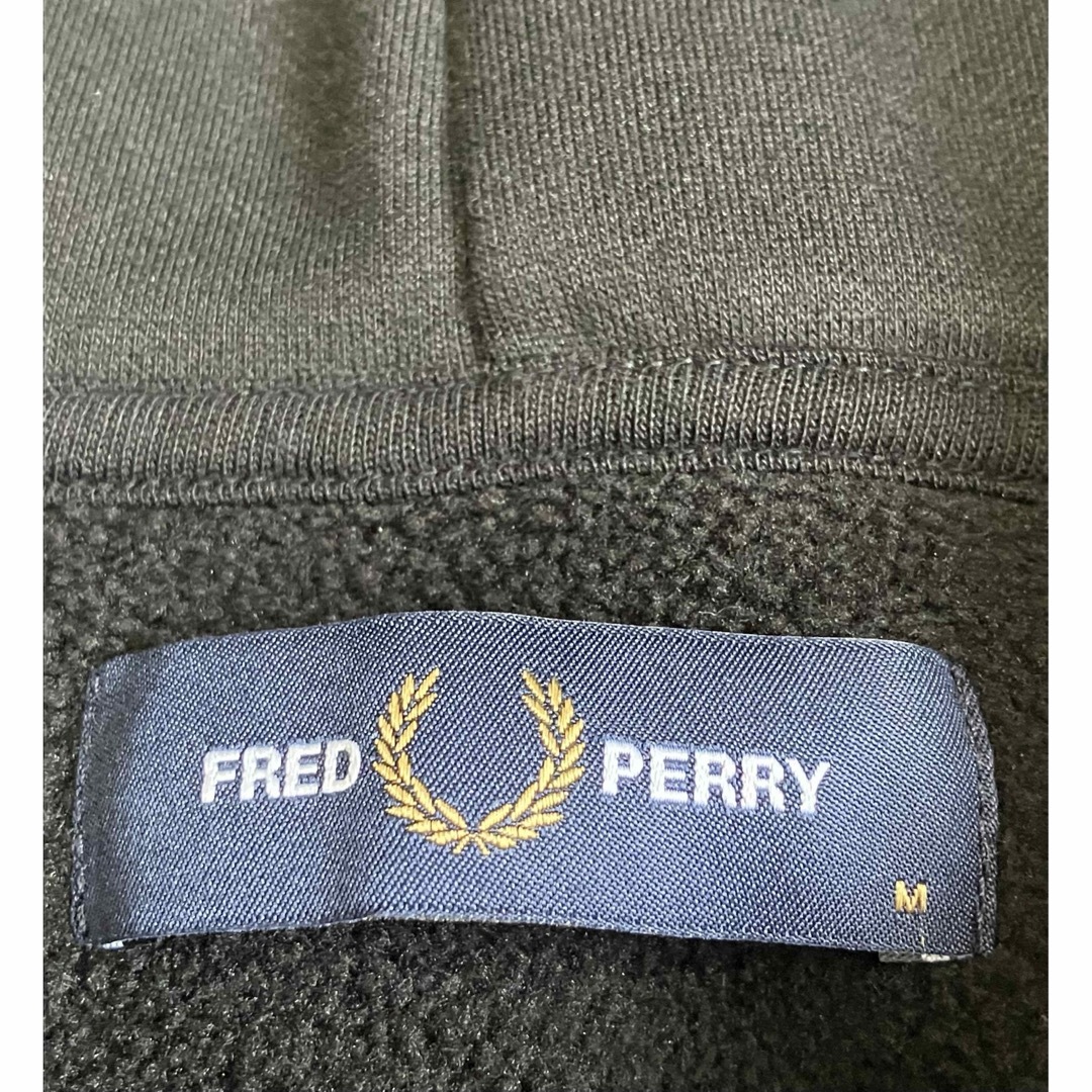 FRED PERRY(フレッドペリー)の【美品】フレッドペリー Graphic Branding  スウェット  M メンズのトップス(パーカー)の商品写真