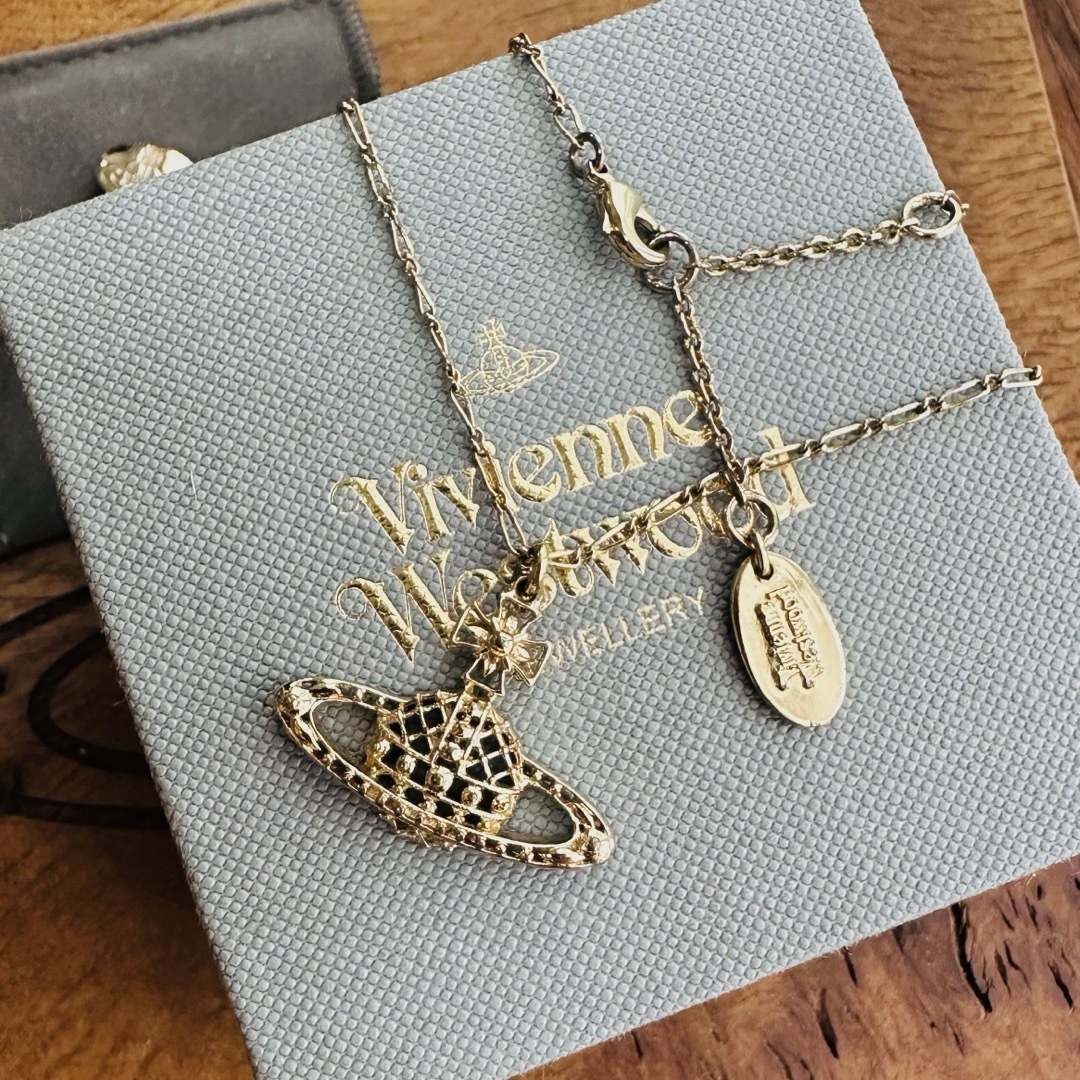 Vivienne Westwood(ヴィヴィアンウエストウッド)の希少品VivienneWestwood シンラインオーブネックレス レディースのアクセサリー(ネックレス)の商品写真