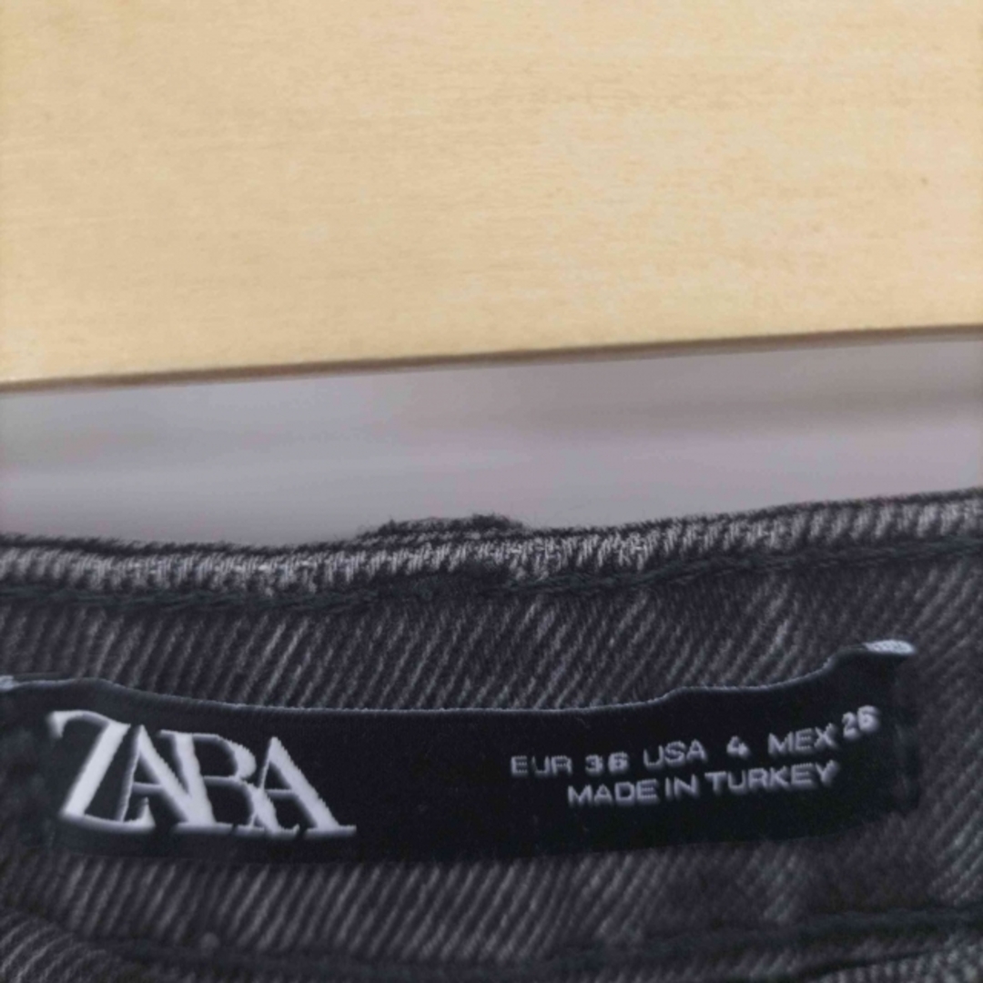 ZARA(ザラ)のZARA(ザラ) カットオフ ブラック デニム ショート パンツ レディース レディースのパンツ(デニム/ジーンズ)の商品写真