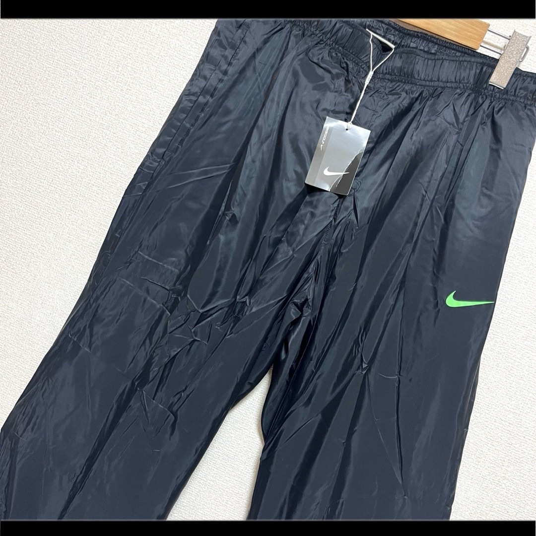 NIKE(ナイキ)の未使用タグ付 NIKE ナイキ ナイロンパンツ ブラック XL メンズのパンツ(その他)の商品写真