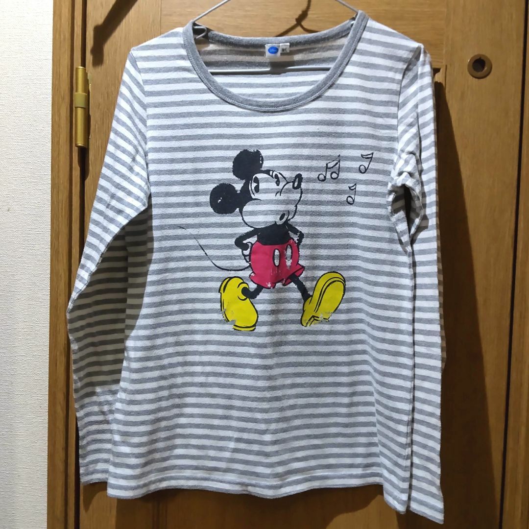 Disney(ディズニー)のディズニー　ミッキーマウスのＴシャツ(長袖)　サイズＭ～Ｌ　[440] レディースのトップス(Tシャツ(長袖/七分))の商品写真