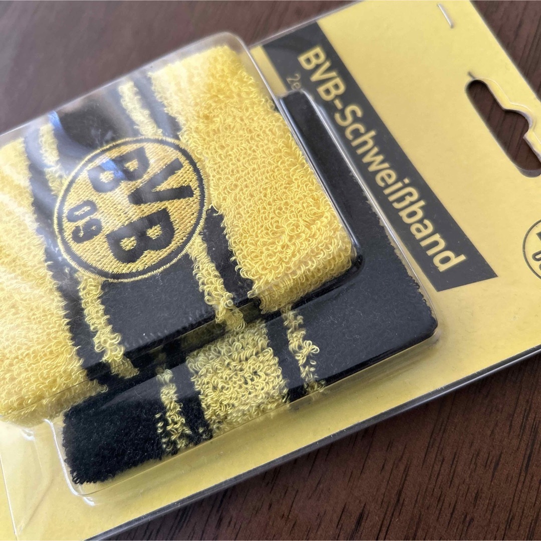 BVB リストバンド　新品　ドルトムント スポーツ/アウトドアのサッカー/フットサル(その他)の商品写真