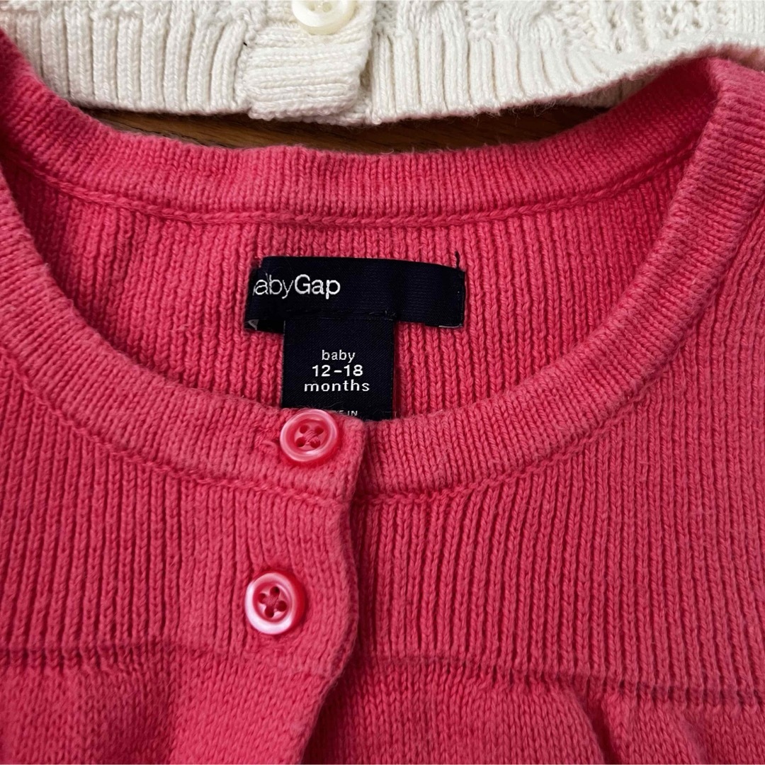 babyGAP(ベビーギャップ)のbaiya80カーディガンピンク白女の子ベビーギャップアウターまとめ売り長袖 キッズ/ベビー/マタニティのベビー服(~85cm)(カーディガン/ボレロ)の商品写真