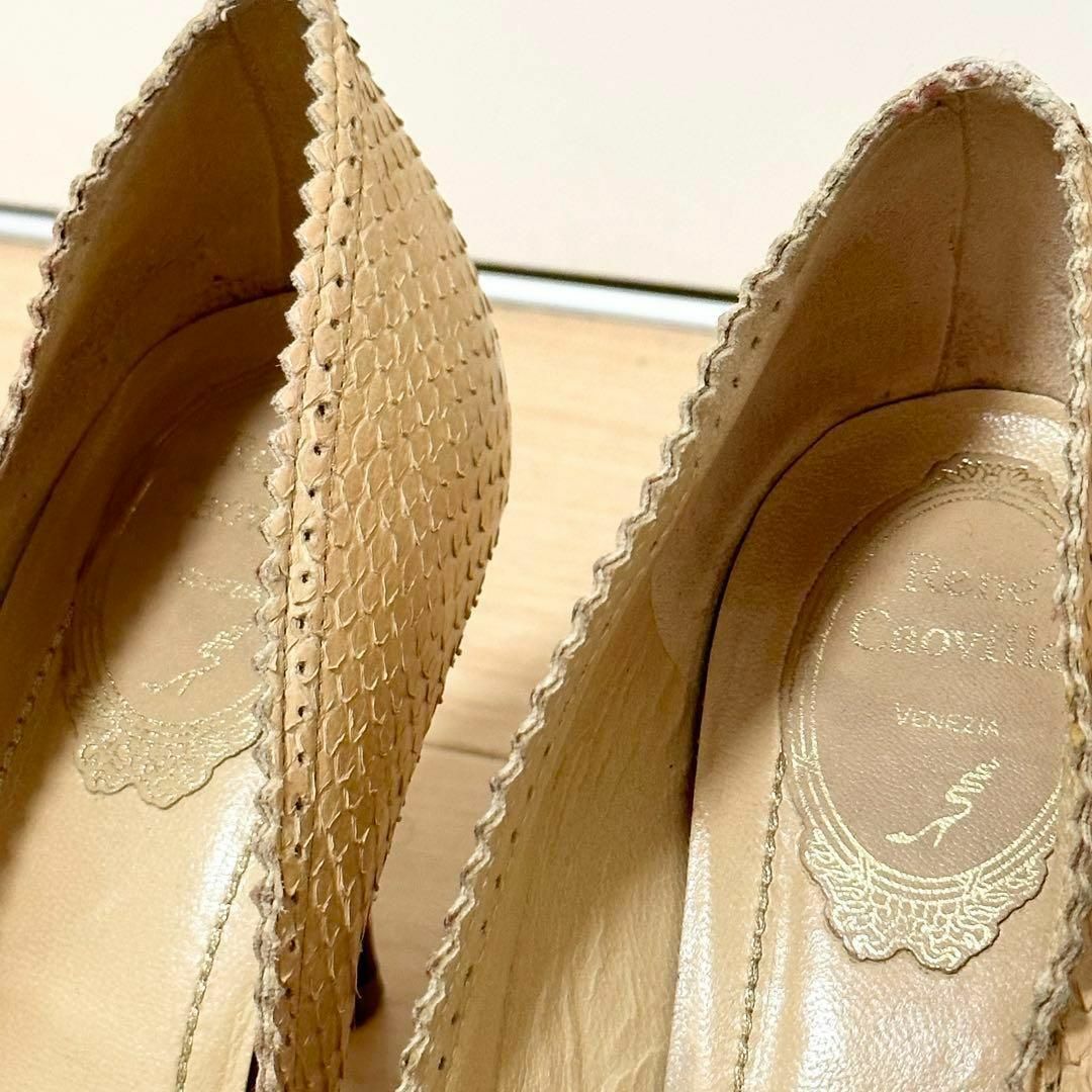 RENE CAOVILLA(レネカオヴィラ)のレネカオヴィラ　パイソンレザー　ハイヒール　パンプス　ベージュ　パンチング レディースの靴/シューズ(ハイヒール/パンプス)の商品写真