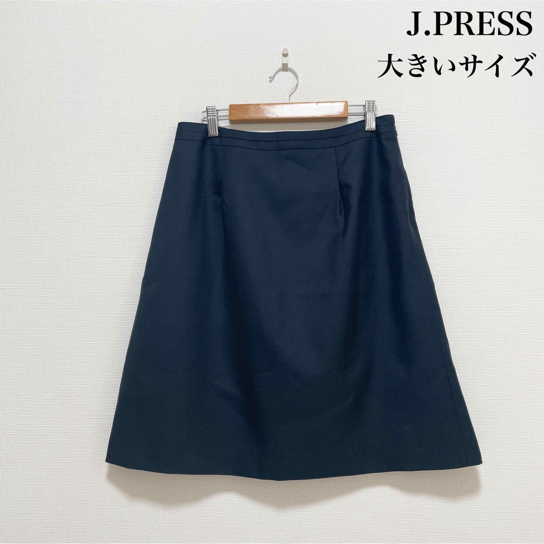J.PRESS(ジェイプレス)のJ.PRESS 膝丈スカート ネイビー 大きいサイズ 仕事 セレモニー 上品 レディースのスカート(ひざ丈スカート)の商品写真