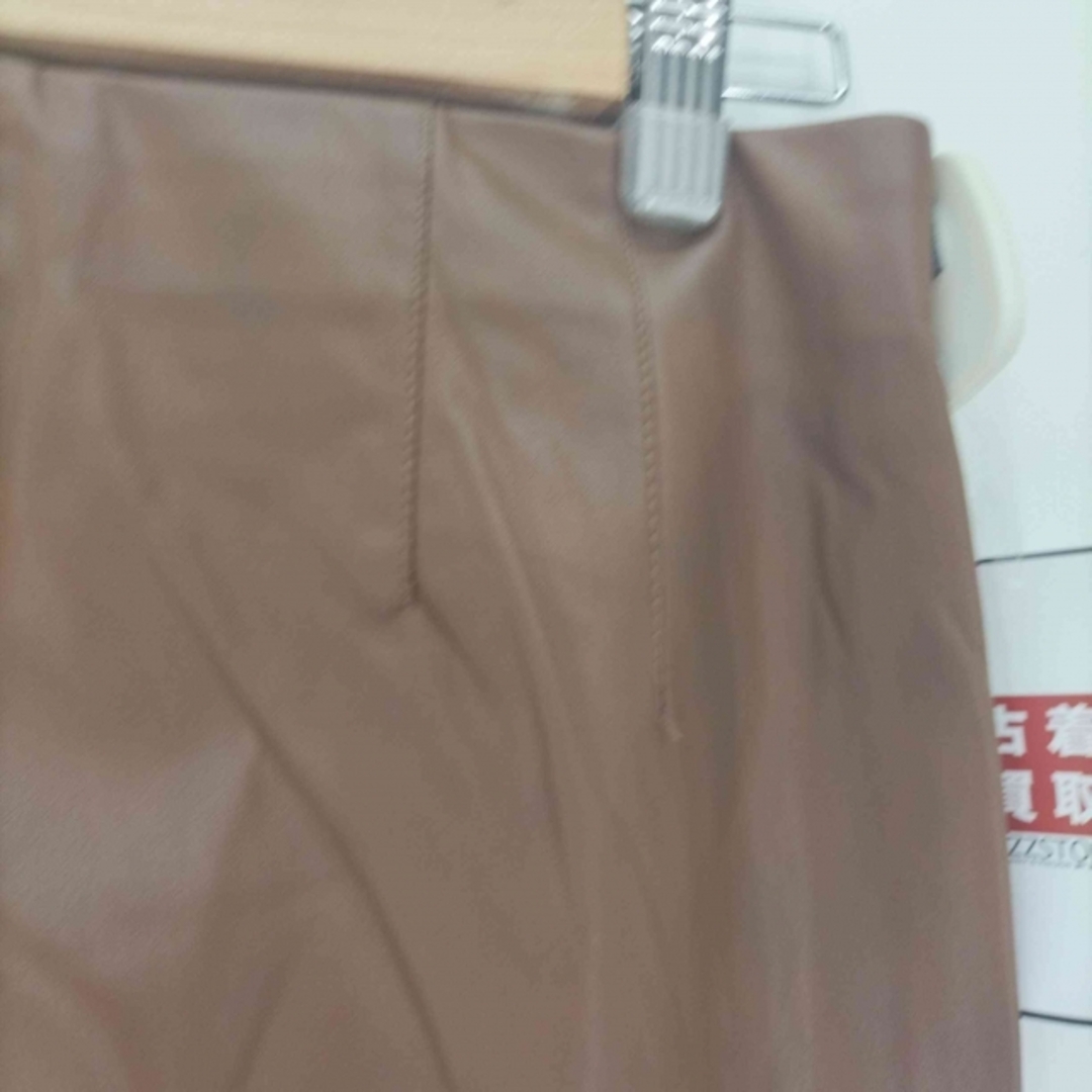 ZARA(ザラ)のZARA(ザラ) フェイクレザーパンツ レディース パンツ その他パンツ レディースのパンツ(その他)の商品写真