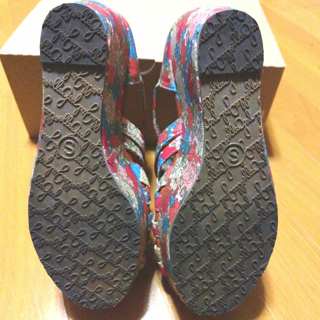 ELLE(エル)のELLE GIRL 花柄サンダル レディースの靴/シューズ(サンダル)の商品写真