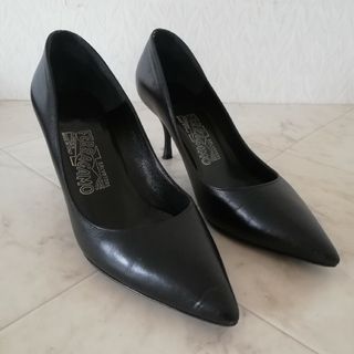 サルヴァトーレフェラガモ(Salvatore Ferragamo)の良品!!サルヴァトーレフェラガモ FERAGAMO 本革パンプス 5.5(ハイヒール/パンプス)