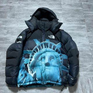 シュプリーム(Supreme)のSUPREME × THE NORTH FACE 自由の女神 ダウンジャケット(ダウンジャケット)