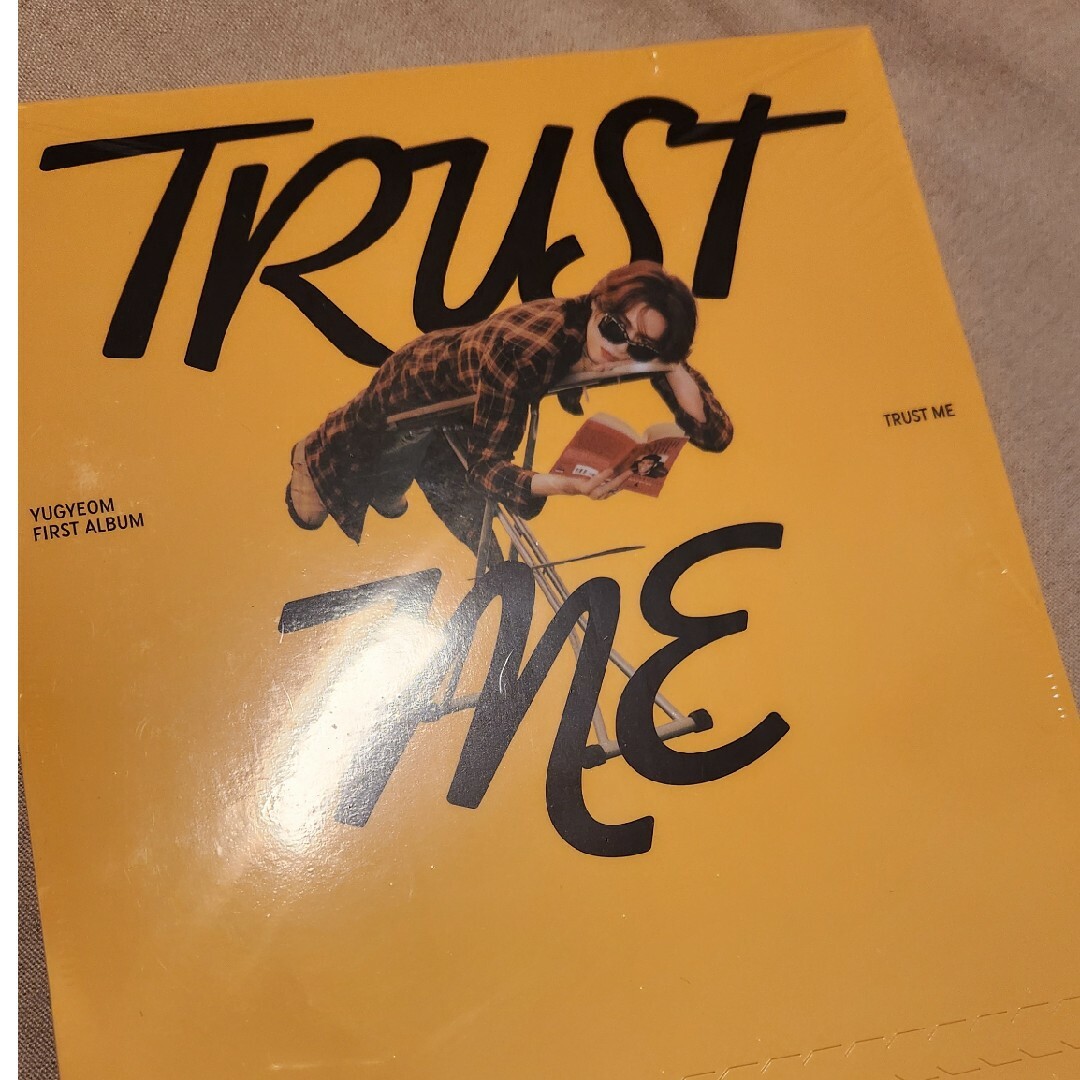 ユギョム TRUST ME イエロー エンタメ/ホビーのCD(K-POP/アジア)の商品写真