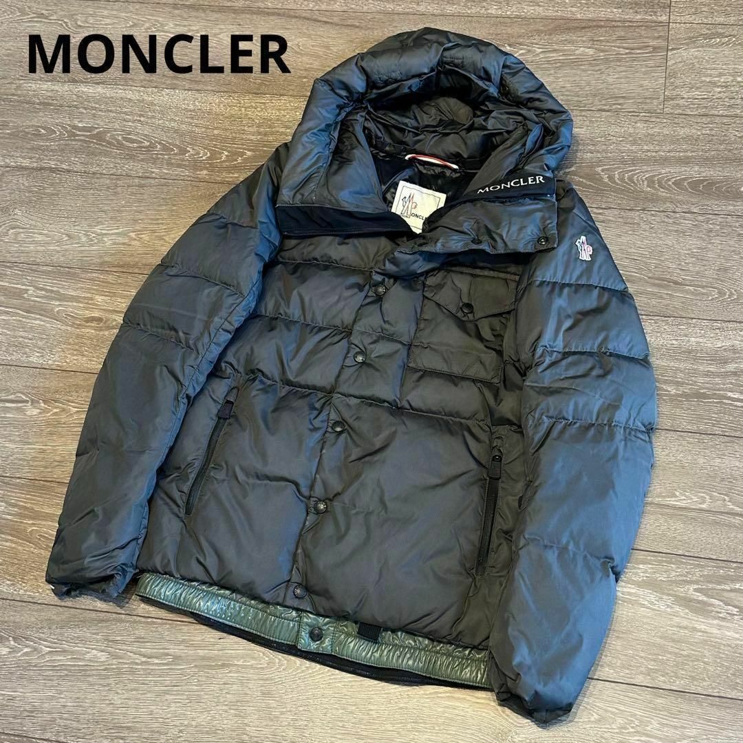 MONCLER(モンクレール)のモンクレール　グルノーブル　EGGSTOCK　ダウンジャケット　カーキ　１サイズ メンズのジャケット/アウター(ダウンジャケット)の商品写真