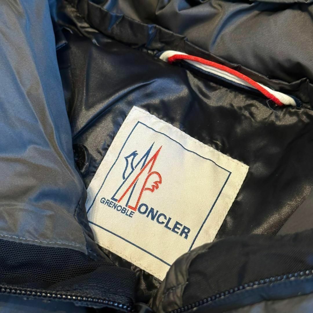 MONCLER(モンクレール)のモンクレール　グルノーブル　EGGSTOCK　ダウンジャケット　カーキ　１サイズ メンズのジャケット/アウター(ダウンジャケット)の商品写真