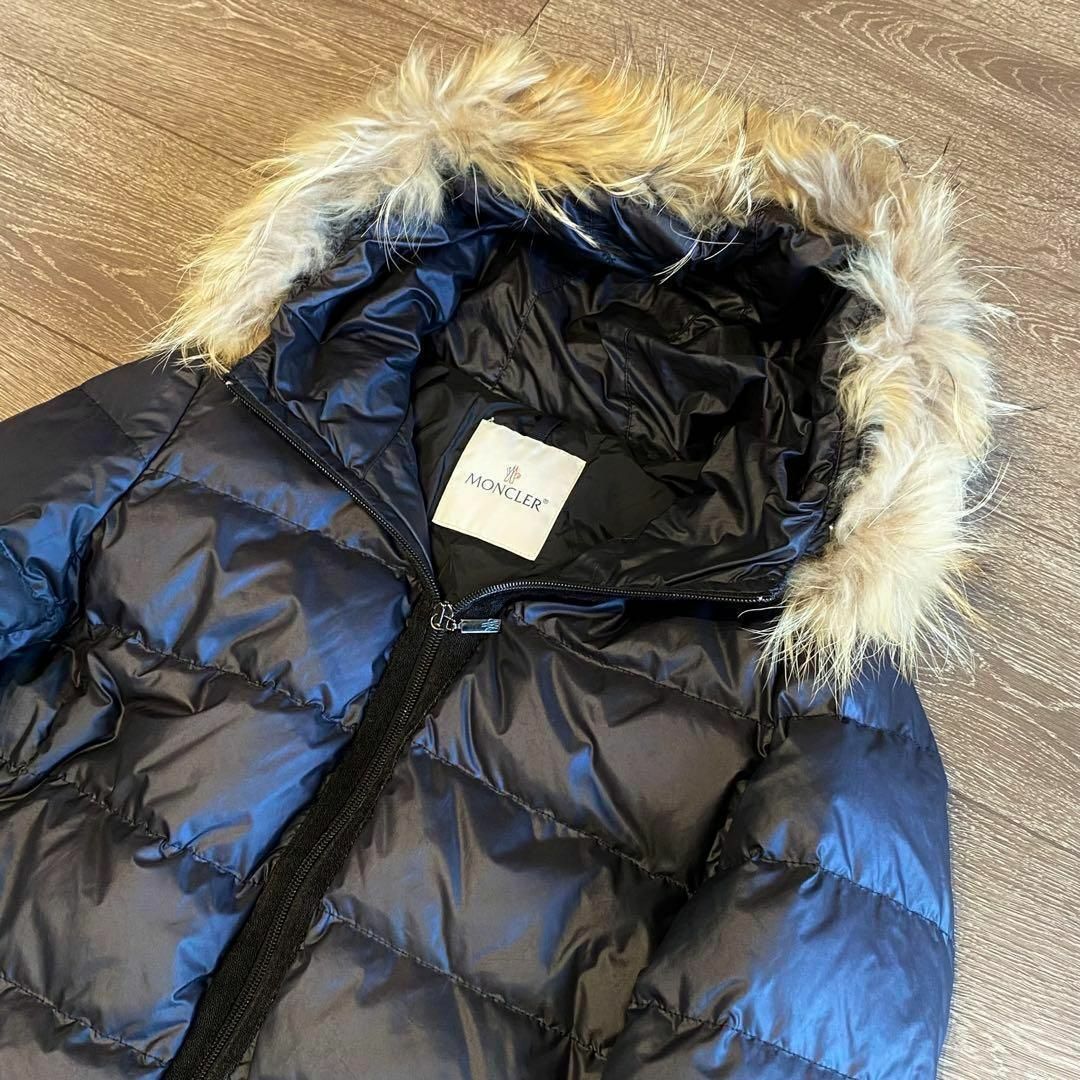 MONCLER(モンクレール)のモンクレール 黒 ロングダウン ファー NANTESFUR ベルト レディースのジャケット/アウター(ダウンジャケット)の商品写真