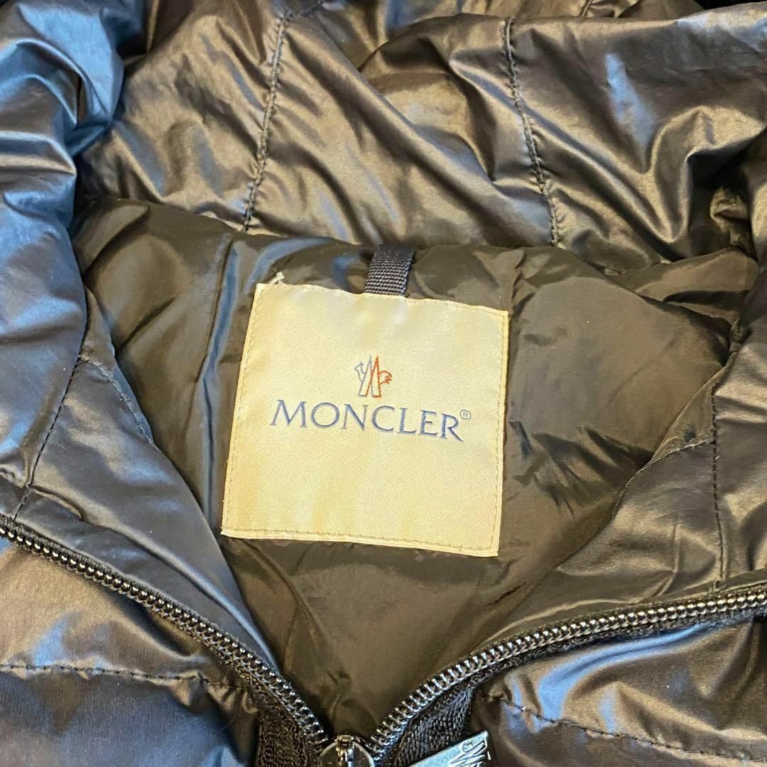 MONCLER(モンクレール)のモンクレール 黒 ロングダウン ファー NANTESFUR ベルト レディースのジャケット/アウター(ダウンジャケット)の商品写真