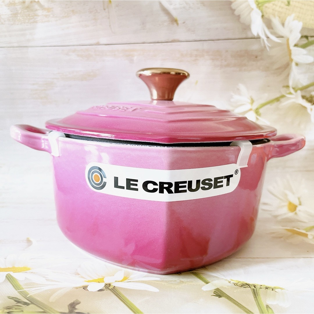 LE CREUSET(ルクルーゼ)の♡ルクルーゼ　ココットダムール　ベリー　カッパーつまみ　ピンク　限定　ハート インテリア/住まい/日用品のキッチン/食器(鍋/フライパン)の商品写真