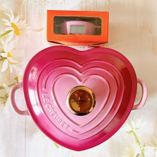 LE CREUSET - ♡ルクルーゼ　ココットダムール　ベリー　カッパーつまみ　ピンク　限定　ハート