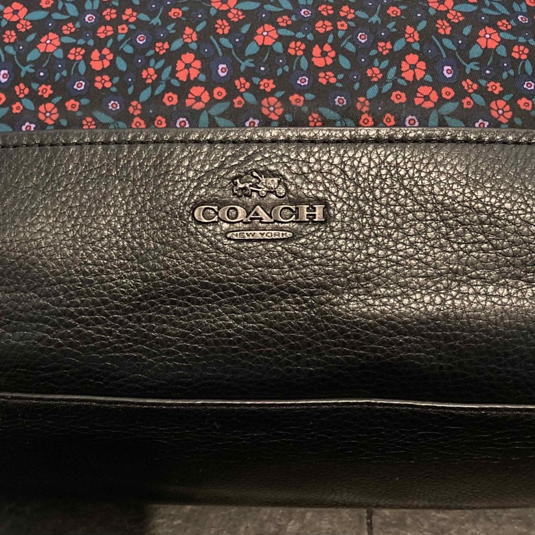 COACH(コーチ)の美品　COACH 大容量　トートバッグ　ターンロック　花柄 レディースのバッグ(トートバッグ)の商品写真