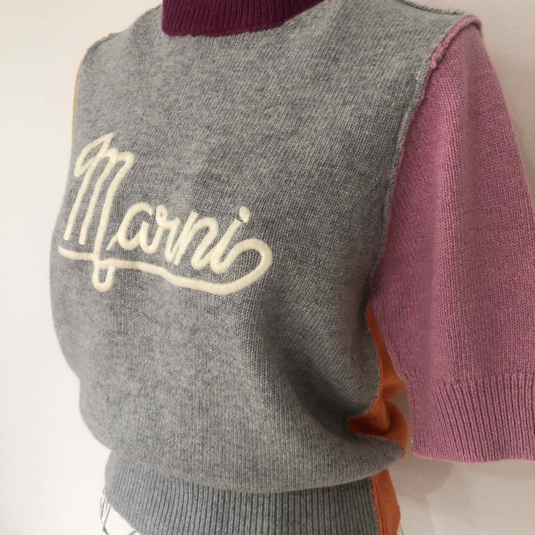 Marni(マルニ)のMARNI 刺繍ロゴ　半袖トップス レディースのトップス(カットソー(半袖/袖なし))の商品写真