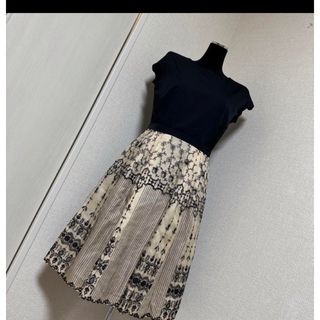 マックスマーラ(Max Mara)の極美品　Max Mara レース切り替えワンピース(ひざ丈ワンピース)