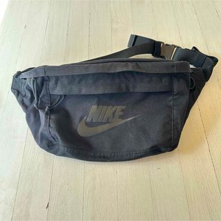 ナイキ(NIKE)のNIKE ナイキ テックヒップパック　ボディバッグ　ウエストバッグ(ボディーバッグ)