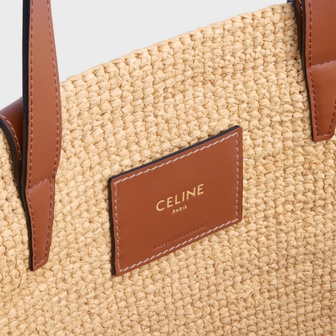 celine(セリーヌ)の新作 新品 CELINE セリーヌ ミディアム サプル クラシック パニエ タン レディースのバッグ(かごバッグ/ストローバッグ)の商品写真