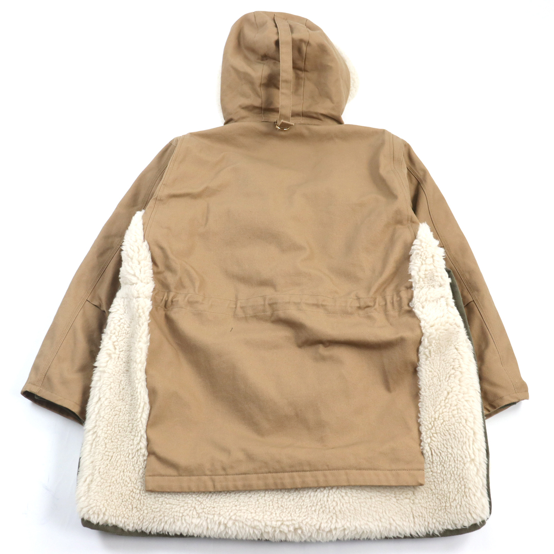 sacai(サカイ)の未使用品○Sacai サカイ Carhartt カーハート 23AW 23-03109 M Canvas Parka Siberian キャンバスパーカーシベリアンコート コットン100% ダブルネームロゴワッペン付き ボア切替 中綿入り フーデッド コート カーキ 1 ハンガー・ガーメント付き 日本製 正規品 メンズのジャケット/アウター(その他)の商品写真