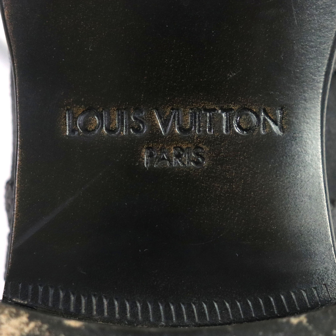 LOUIS VUITTON(ルイヴィトン)の極美品▼LOUIS VUITTON ルイヴィトン スウェードレザー ストレートチップ チャッカブーツ グレー 7.5 保存袋付き イタリア製 メンズ メンズの靴/シューズ(ブーツ)の商品写真