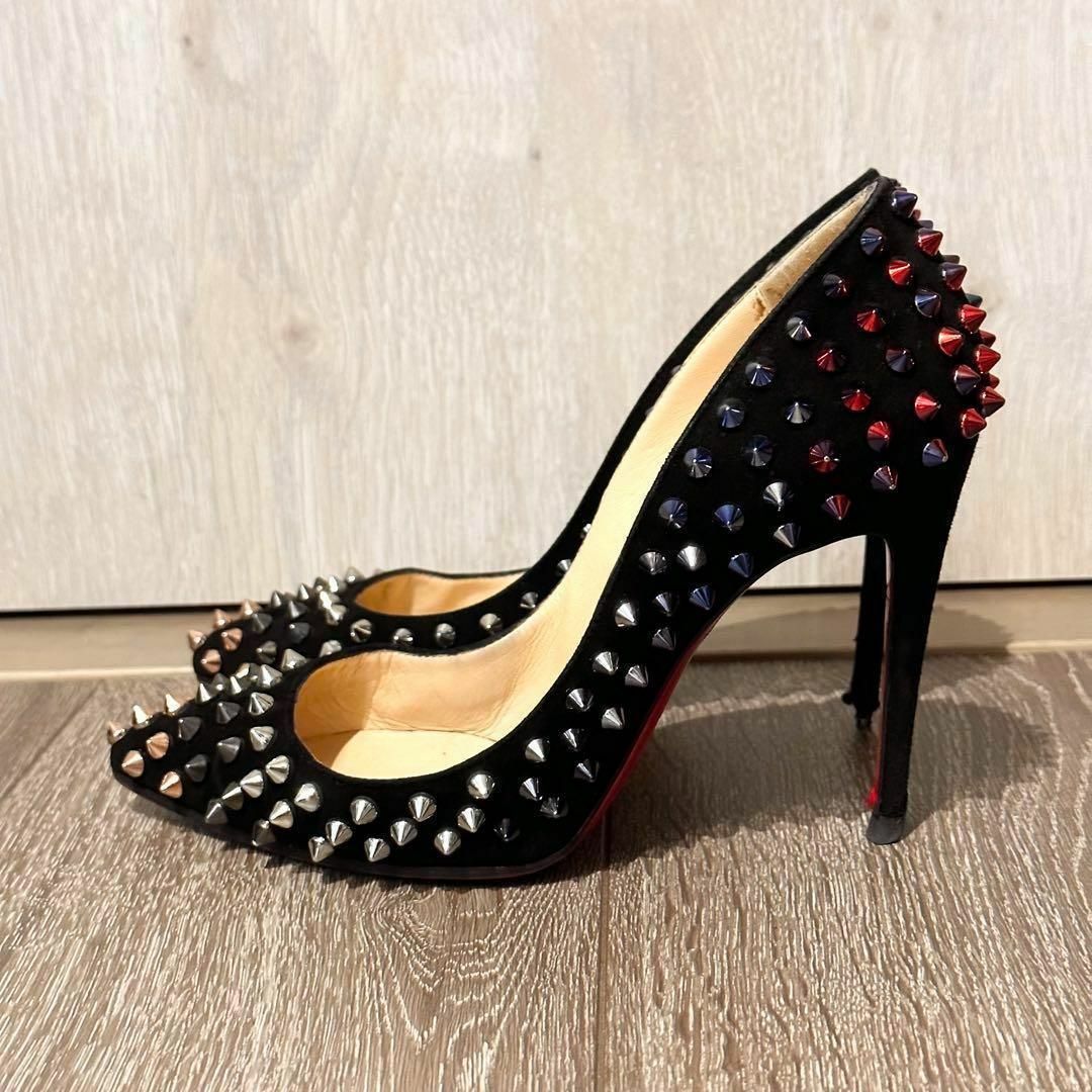 Christian Louboutin(クリスチャンルブタン)のクリスチャンルブタン　マルチカラースタッズ　スエード　パンプス　黒　35サイズ レディースの靴/シューズ(ハイヒール/パンプス)の商品写真