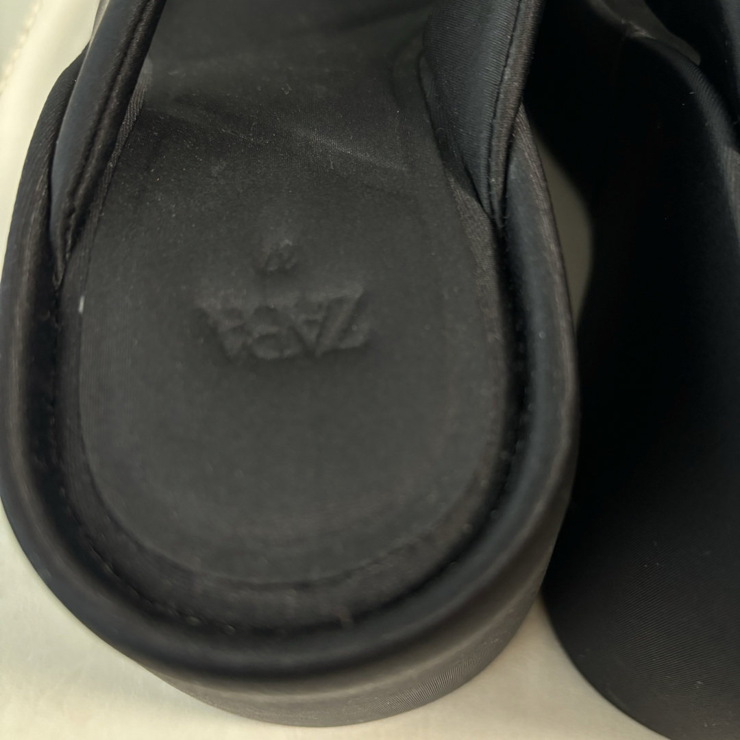 ZARA(ザラ)の美品　ZARA ネオプレーン　厚底　サンダル レディースの靴/シューズ(サンダル)の商品写真