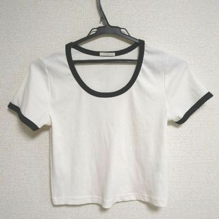 ジーユー(GU)のGU　クロップド丈　Tシャツ(Tシャツ(半袖/袖なし))