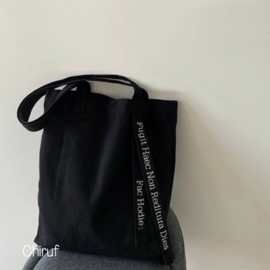 シンプル メッセージ キャンバストート 黒 無地 ロゴ 韓国 きなり ハンドル  レディースのバッグ(トートバッグ)の商品写真