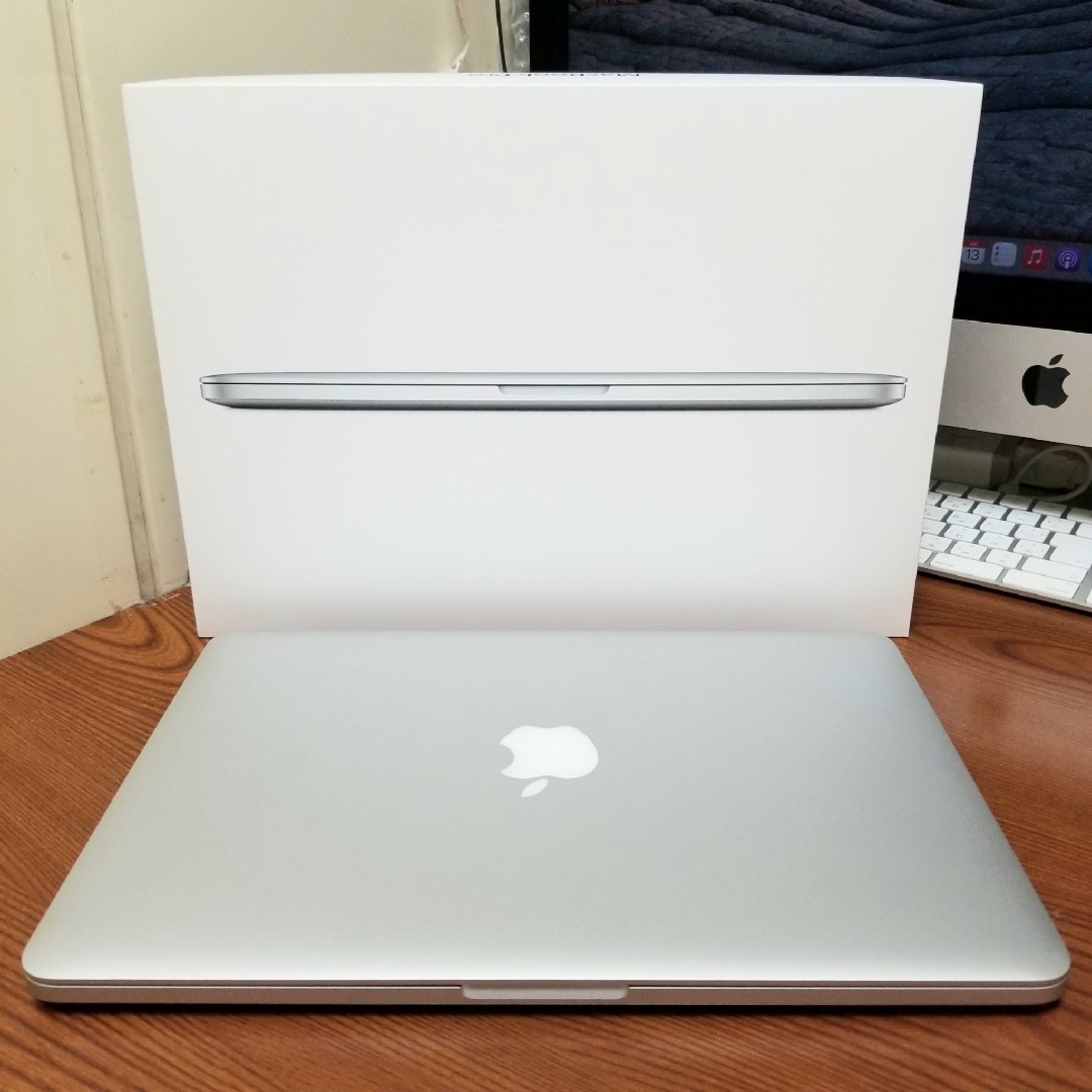 Apple(アップル)の美品 Macbook Pro 13インチ Retina 8GB/SSD256GB スマホ/家電/カメラのPC/タブレット(ノートPC)の商品写真