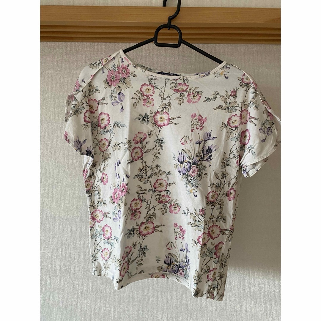 UNIQLO(ユニクロ)のユニクロ　studio sanderson 花柄　Tシャツ　Mサイズ メンズのトップス(Tシャツ/カットソー(半袖/袖なし))の商品写真