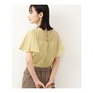 ナチュラルビューティーベーシック(NATURAL BEAUTY BASIC)のバック釦ラッフルブラウス(シャツ/ブラウス(半袖/袖なし))