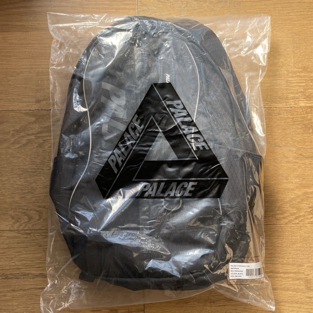 PALACE(パレス)の Palace CORDURA Y-RIP BACKPACK  黒　2024ss メンズのバッグ(バッグパック/リュック)の商品写真